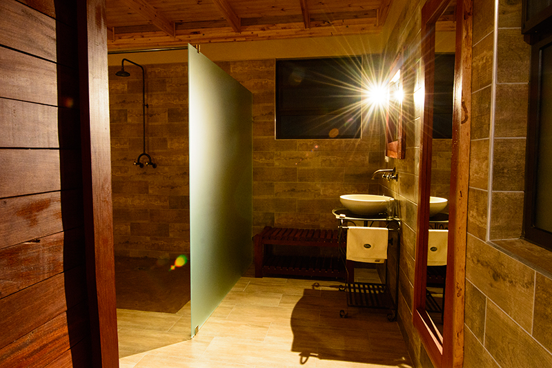 Callies Game Lodge Luxury Chalet En-Suite Bathroom